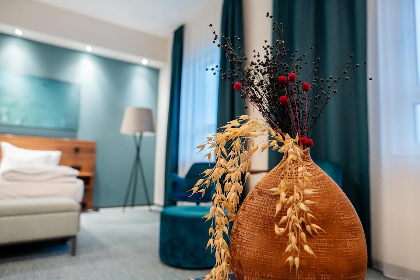 Hotel Das Zeit Lenzing Bagian luar foto