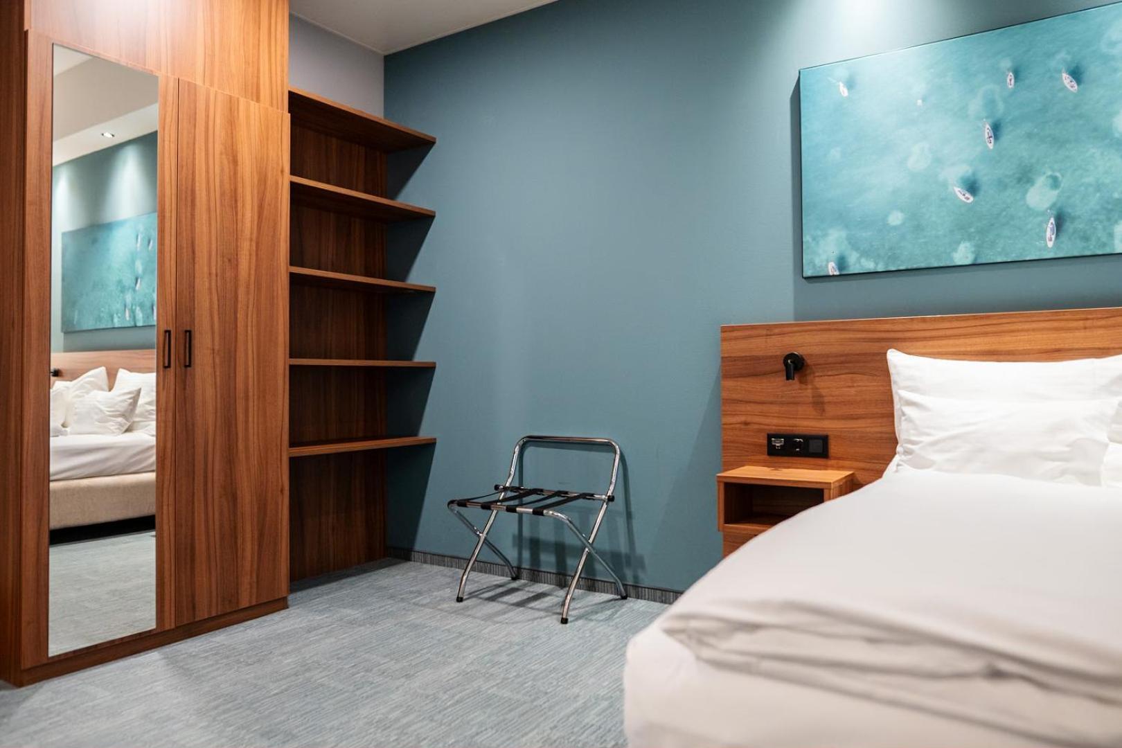 Hotel Das Zeit Lenzing Bagian luar foto