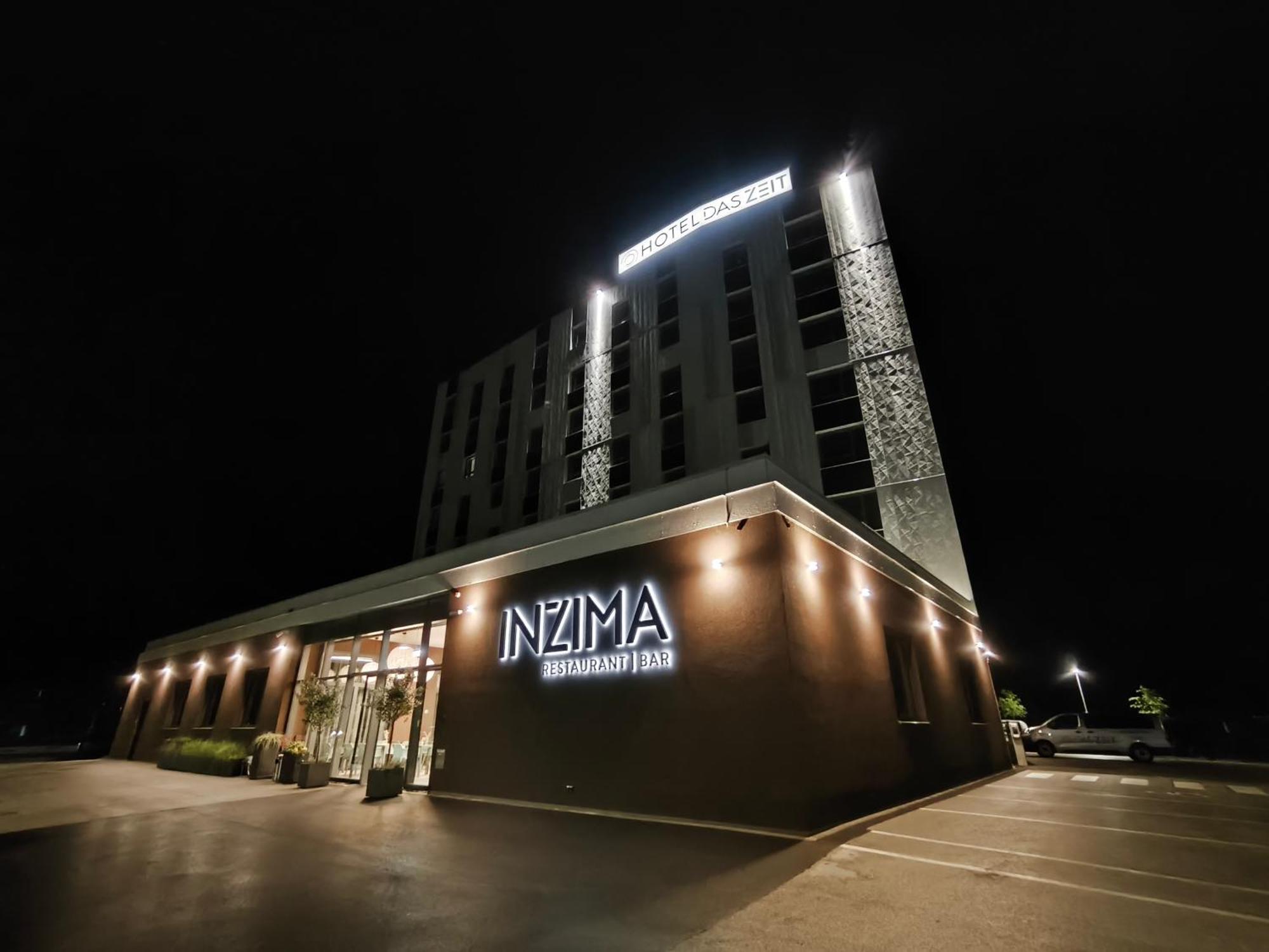 Hotel Das Zeit Lenzing Bagian luar foto